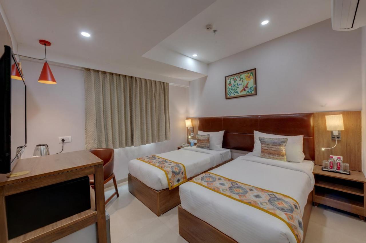 The Beacon Hotel Vadodara Exterior photo