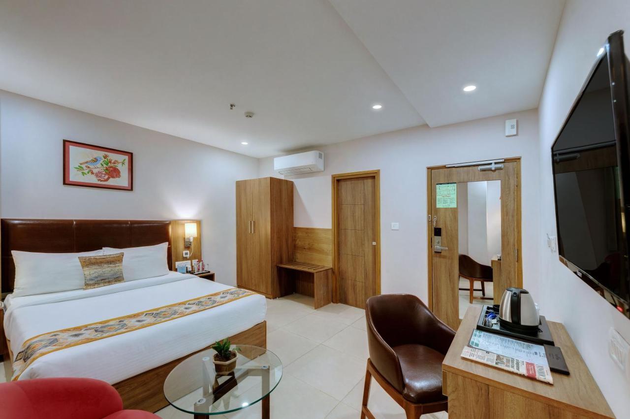 The Beacon Hotel Vadodara Exterior photo